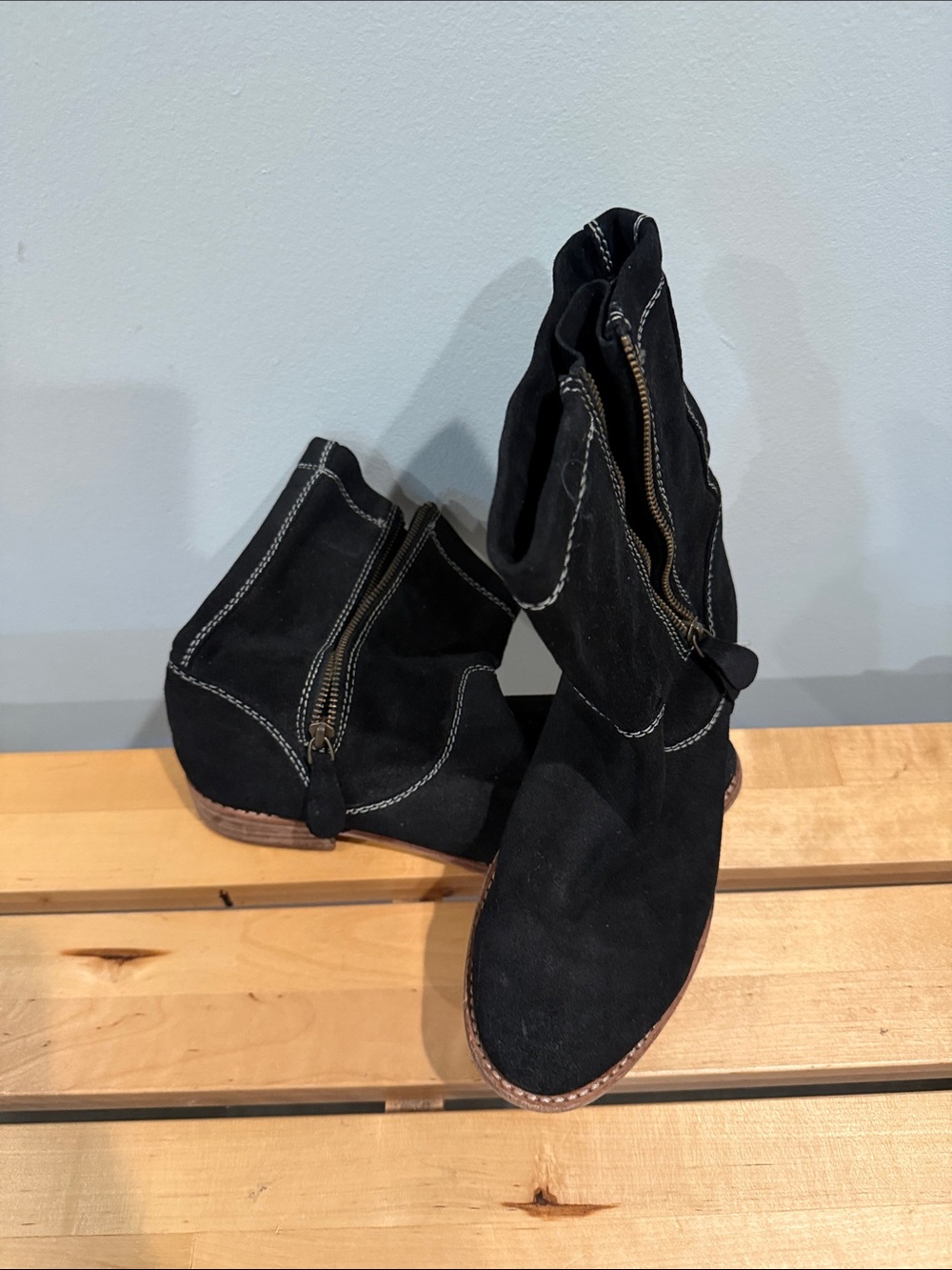 Splendid Black Suede Kids big girl size 8 Zip Boots